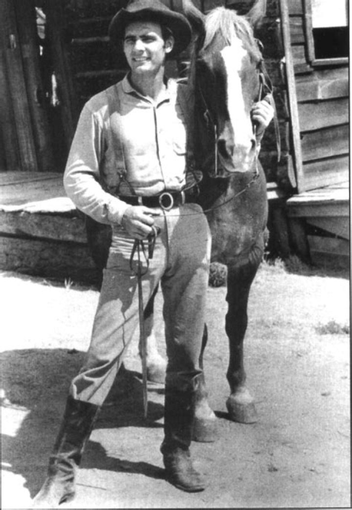 Uncover The Extraordinary Legacy Of Dennis Weaver: A Hollywood Icon