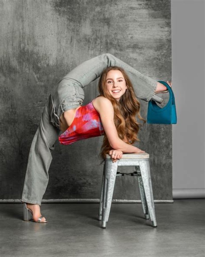 Unveiling The Extraordinary World Of Anna McNulty: Flexibility, Dance, And Inspiration