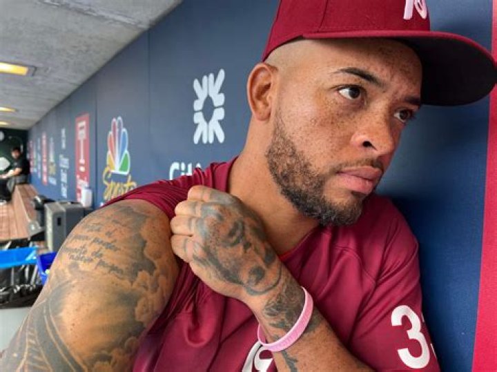 Edmundo Sosa Related To Sammy Sosa? Family Details 2023 ·