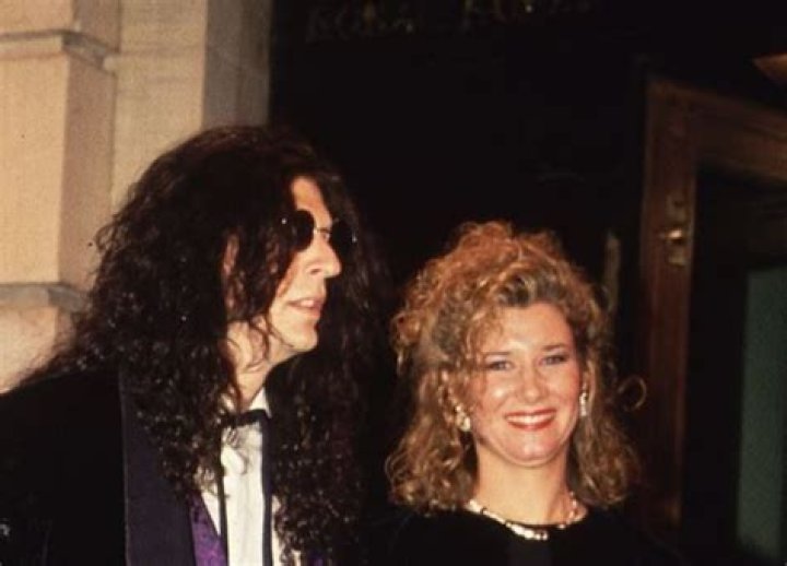 Unveiling The Extraordinary Journey Of Howard Stern's Ex-Wife