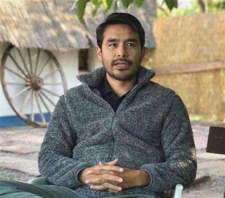 Is He Married? Dating History ·