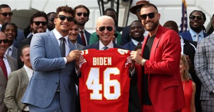 NFL Star Travis Kelce Keeps His Political Views to Himself