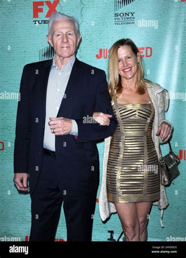 Raymond J. Barry Biography, Age, Height, Wife, Net Worth, Family