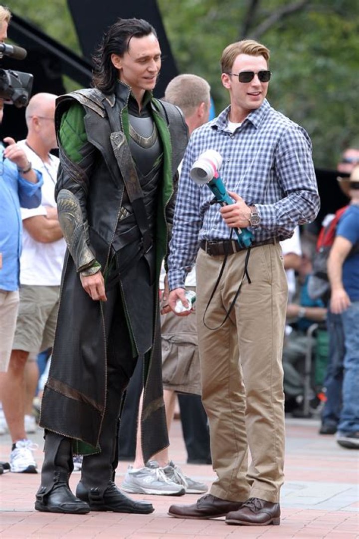 Unraveling The Enigma: Tom Hiddleston's Height Unveiled