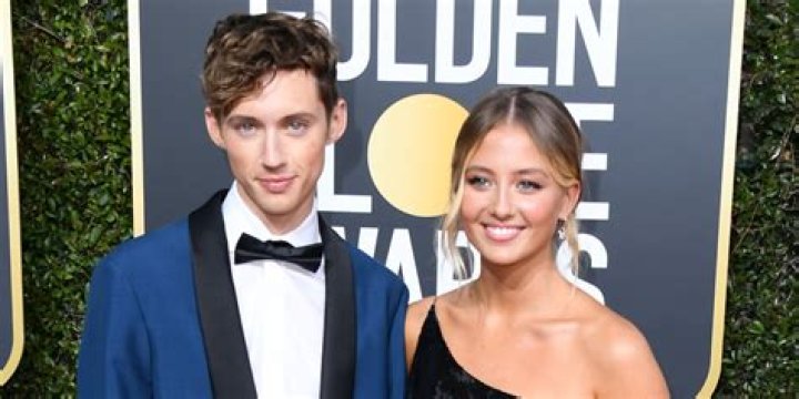 Discover The Unbreakable Bond: Troye Sivan's Sister Unveiled