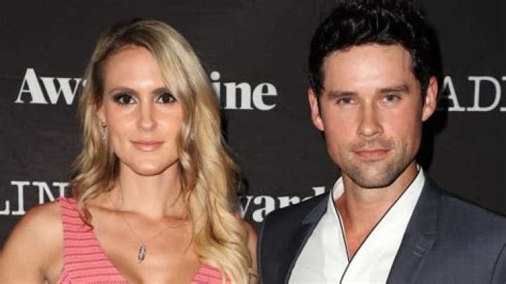 Unveiling The Private Life Of Nila Myers: Wife Of Benjamin Hollingsworth