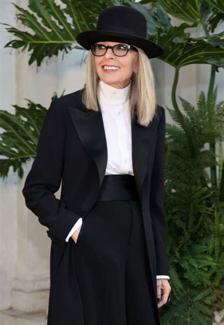 Why Does Diane Keaton Always Wear Turtlenecks, Does She Have A Breast Cancer In Real Life?