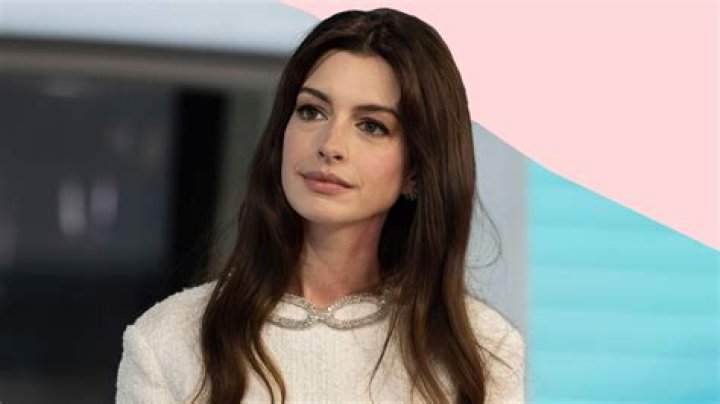 ZBlogS | Anne Hathaway Bio (Wiki)
